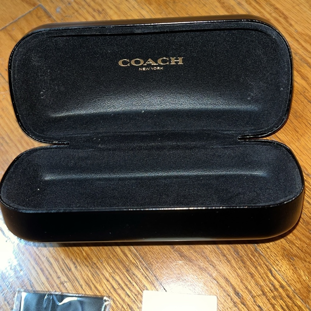 NEW COACH Sunglasses Embossed hard shell Black Case Embossed Cleaning Cl… - Picture 4 of 13